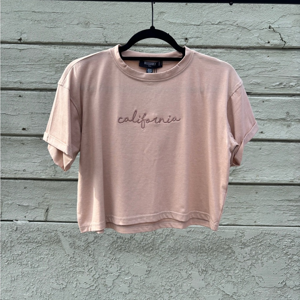 Missguided + California Graphic Beige Crop Top